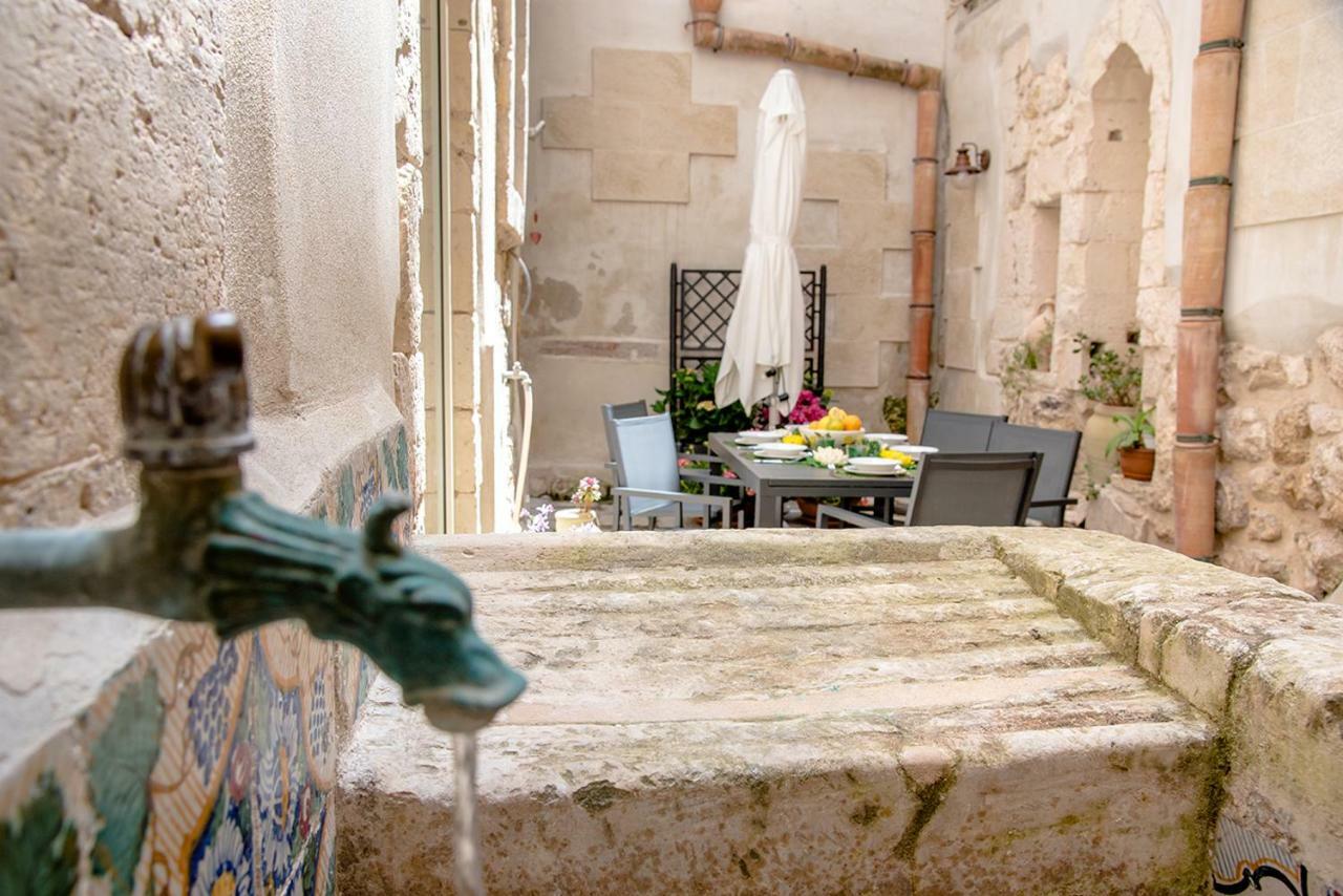 シラクーサOrtigia Ancient Houseアパートメント エクステリア 写真